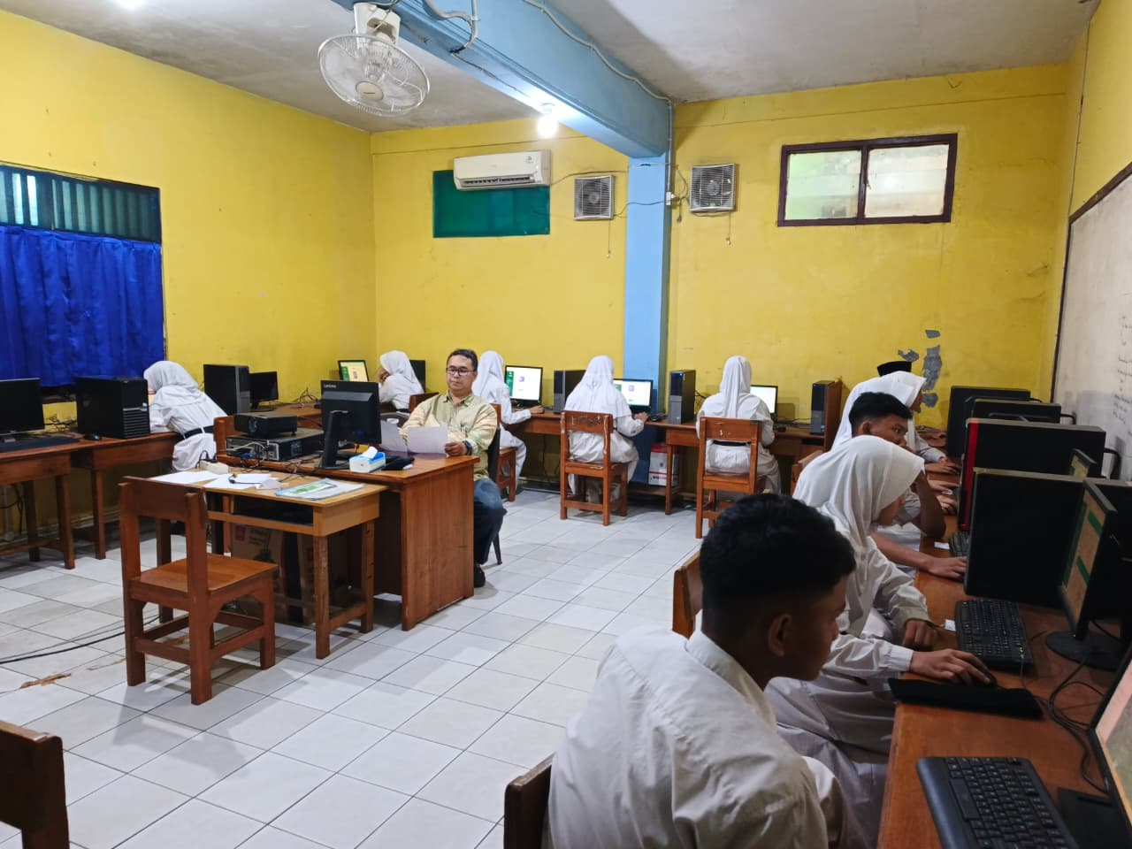 Dokumentasi Pelaksanaan Ujian Madrasah Berbasis Komputer (UMBK) Tahun Ajaran 2025/2026